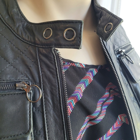 Leather jacket - Picture 12 of 12